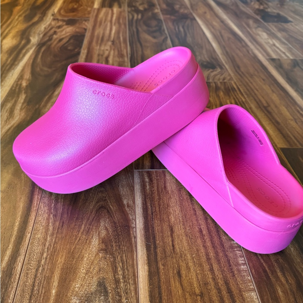 CROCS Dylan Women's Pink Platform Clog size 9
